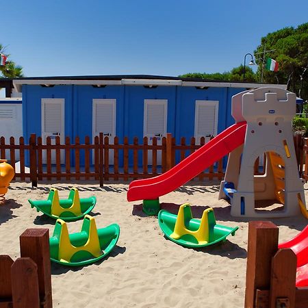 Hotel Antares Alba Adriatica Buitenkant foto