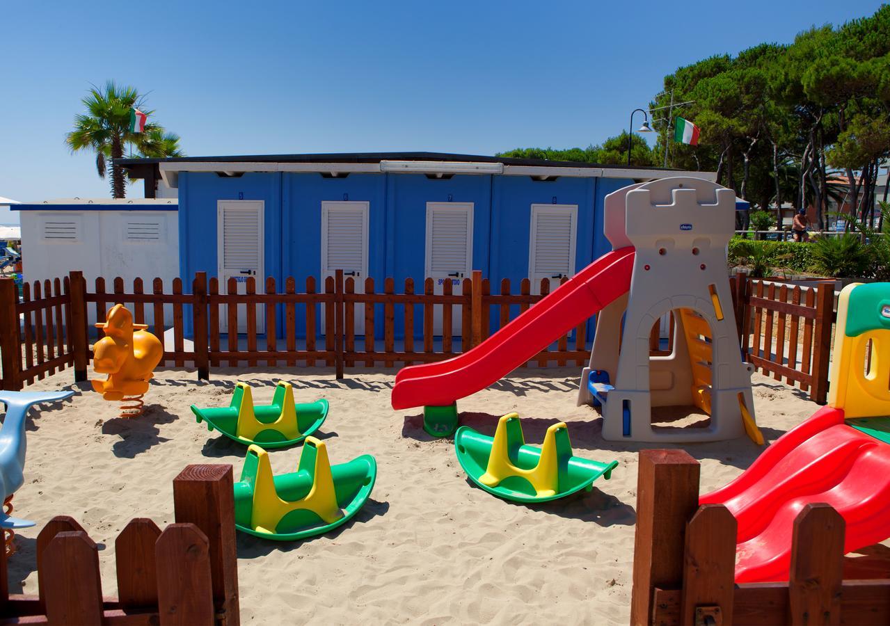 Hotel Antares Alba Adriatica Buitenkant foto